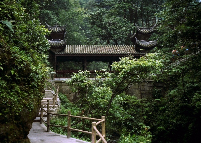 Ảnh: Nga Mi Sơn - Calvert.ch.