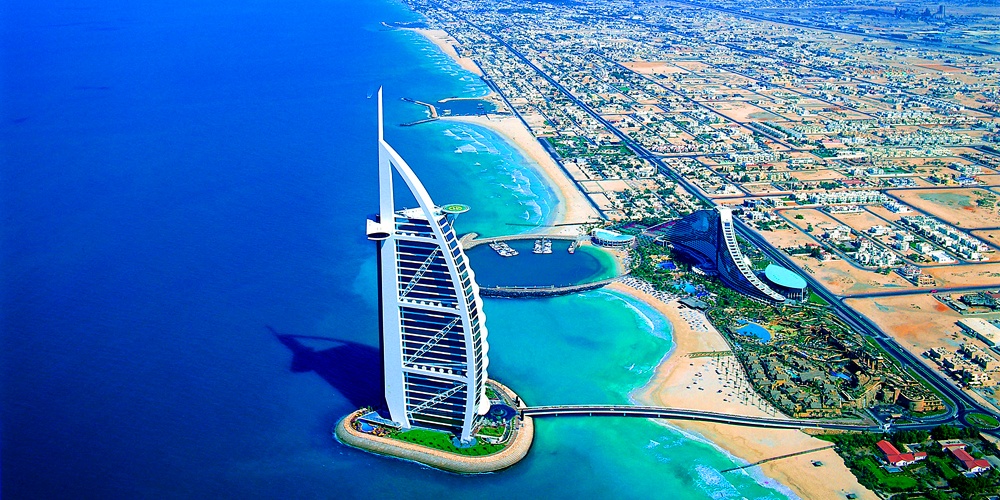 Ngày 4. Dubai – Abu Dhabi: Buổi sáng du khách sẽ tới tham quan khách sạn 7* Burj Al Arab, tại đây bạn sẽ thưởng thức tiệc buffet với những món ăn ẩm thực hấp dẫn. Ảnh: Edaraplus.com.  
