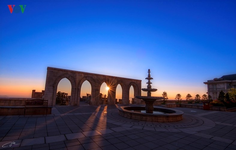 Những tia nắng đầu tiên trong ngày.