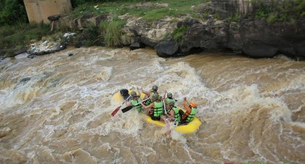 Tour chèo thuyền vượt ghềnh thác( rafting tour).