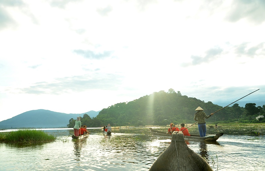 Nhat ky di phuot: vuot deo trong dem mua hinh anh
