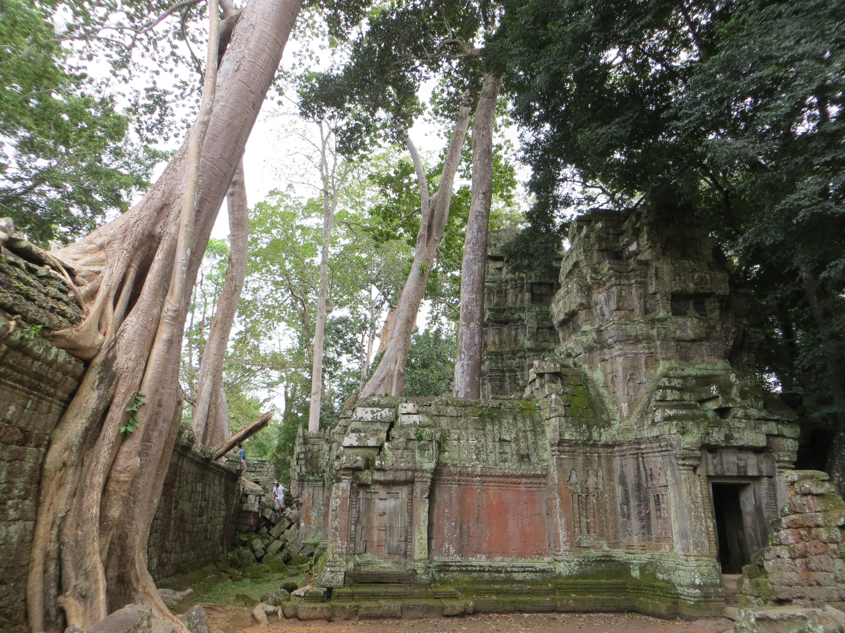 Den thap ky bi o Siem Reap hinh anh