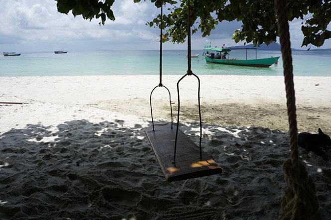 Hay dem mot cuon sach den Koh Rong hinh anh