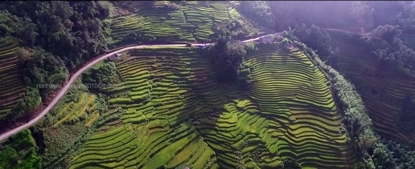 Neo duong Tay Bac (Vietnam view from sky) hinh anh