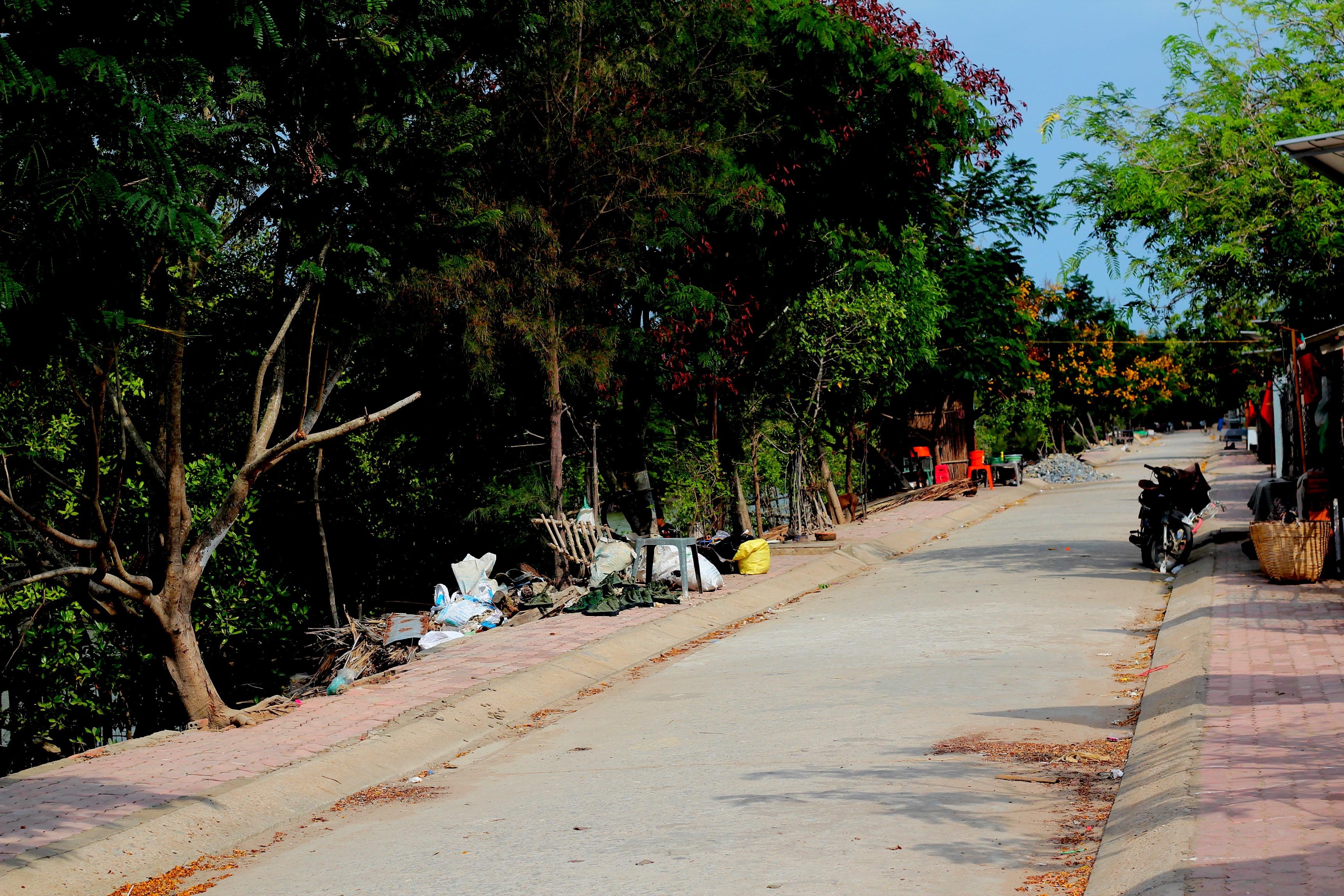 Đường dẫn tới xã đảo Thiềng Liềng.