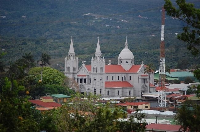 Thị trấn ở Costa Rica là nơi có những kiến trúc đẹp, những quán cà phê rất thú vị và nhiều người dân thân thiện. Đây là nơi các nền văn hóa thực sự của Costa Rica được tìm thấy.