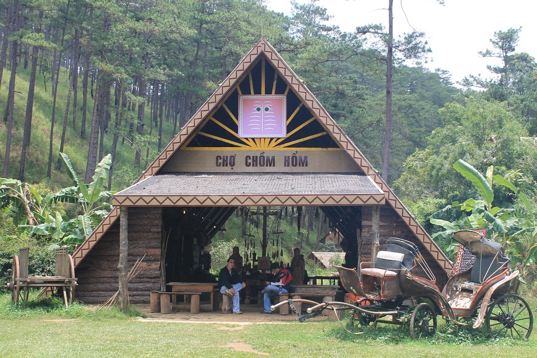 Chợ Chồm Hổm, điểm đến không thể bỏ qua.