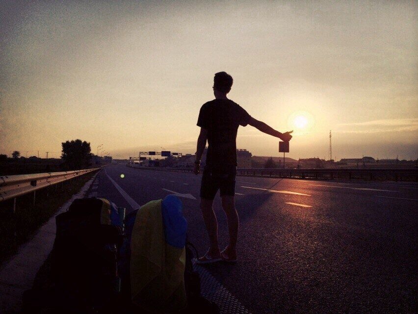 Với số tiền “lận lưng” ban đầu chỉ 12500$ tích luỹ từ việc làm thêm, Yulia và Ievegnii nghĩ chắc mình chỉ có thể đi được vòng quanh châu  u. Nhưng cuối cùng họ đã chinh phục được 25 nước. khởi đầu từ Ukraine họ đã đi qua Slovakia, Ba Lan, Đức Germany, Hà Lan, Bỉ, Netherlands, Belgium, Luxemburg, Pháp, France, Tây Ban Nha Spain, Monaco, Ý, Italy, Slovenia, Hungary, Romania, Bulgaria, Thổ Nhĩ Kỳ Turkey, Georgia, Nga Russia, Chechnya(SAR), Dagestan(SAR), Kazakhstan, Trung Quốc, China, Hong Kong (SAR), Macau(SAR), Lào và Việt Nam. Sau Việt Nam, họ sẽ tiếp tục chuyến đi tới các nước Cambodia, Thái Lan và Malaysia trong sáu tháng tới và có trời mới biết họ còn đi đến tận đâu. 