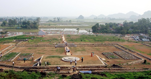 Di tích Thành nhà Hồ.