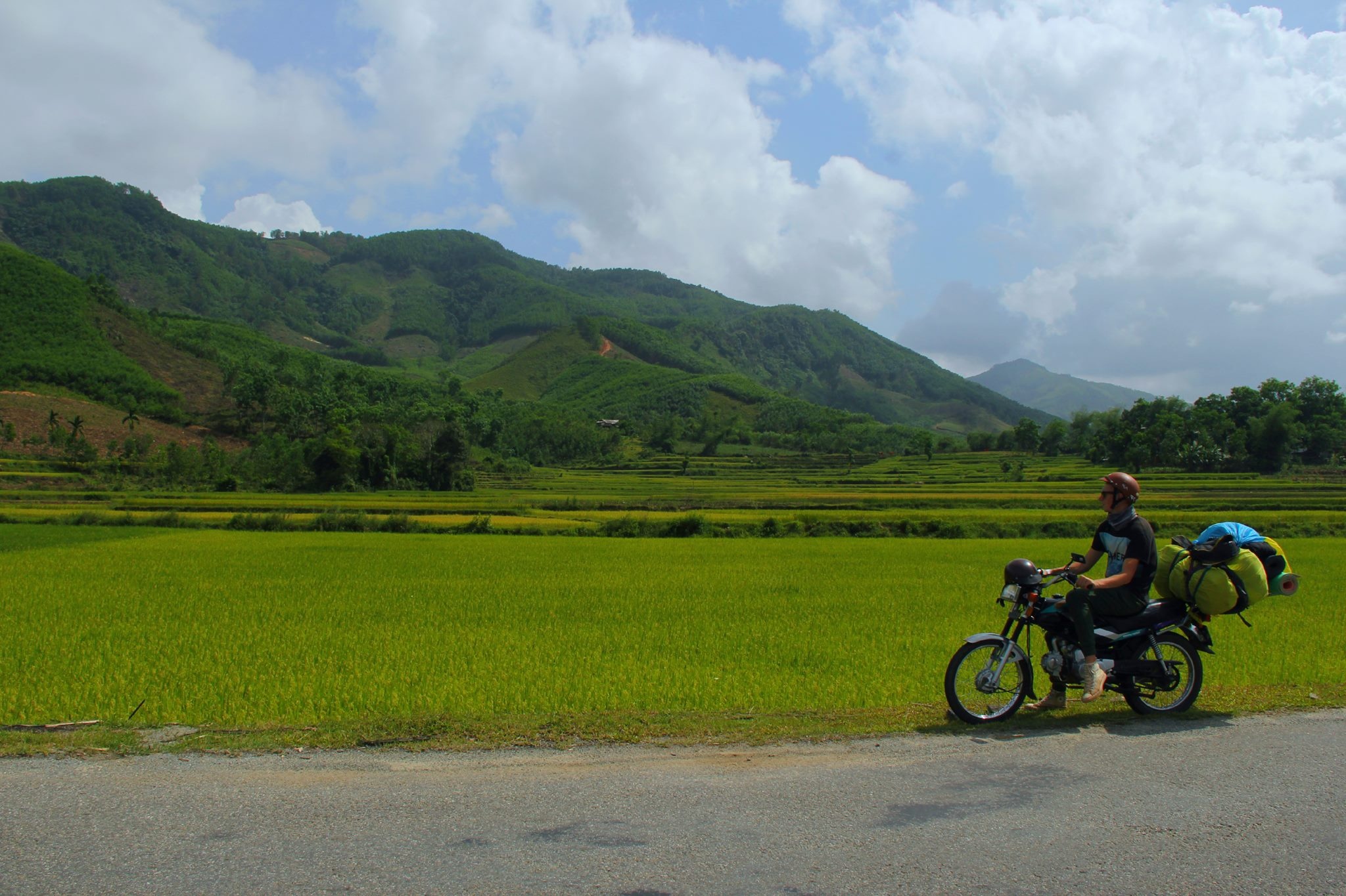 Thậm chí giờ đây khi đang ở trên mảnh đất thứ 26 – Campuchia, họ vẫn còn tương tư về Việt Nam. “Mặc dù ở Campuchia nhưng chúng tôi vẫn không thôi nói về Việt Nam. Tôi nghĩ chắc các bạn Campuchia sẽ sớm ghét chúng tôi mất thôi” – Yulia nói nửa đùa nửa thật.