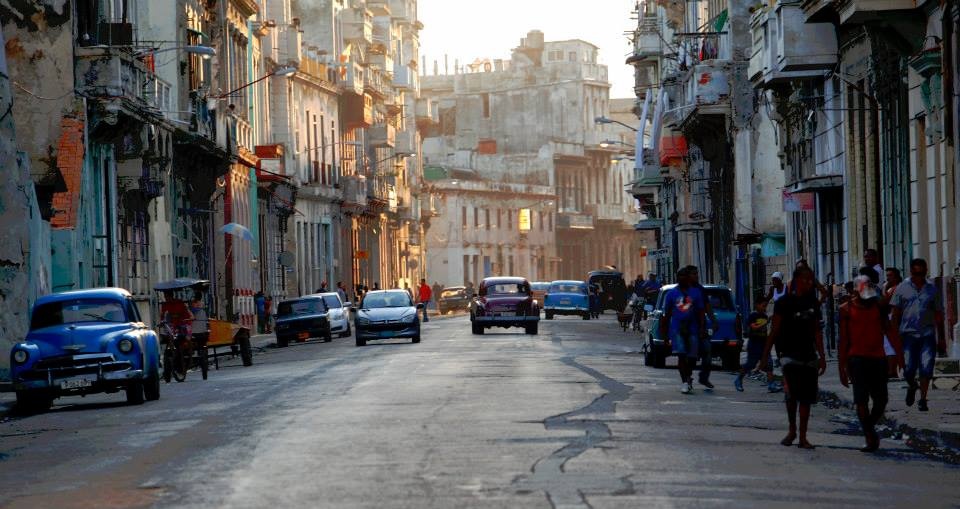 Sắc màu cuộc sống trên đường phố Cuba. 