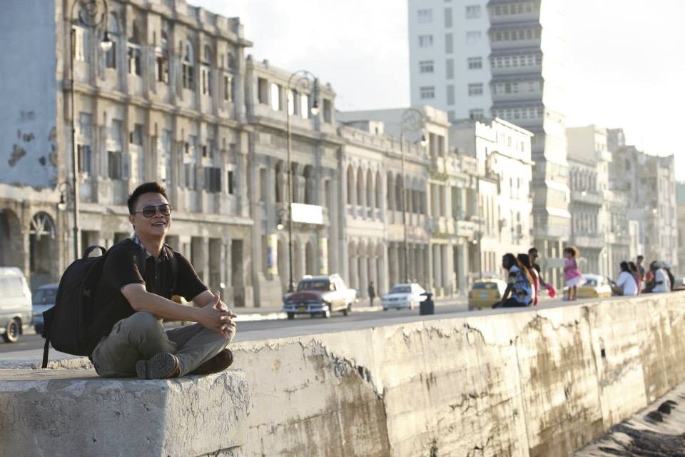 BTV Trần Quang Minh nhí nhảnh tạo dáng bên những con phố tuyệt vời của đất nước Cuba xinh đẹp, giàu lòng mến khách. 