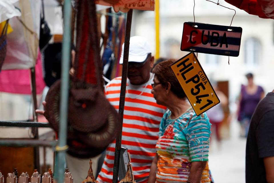 Hình ảnh sinh động về một phiên chợ của người dân Cuba.