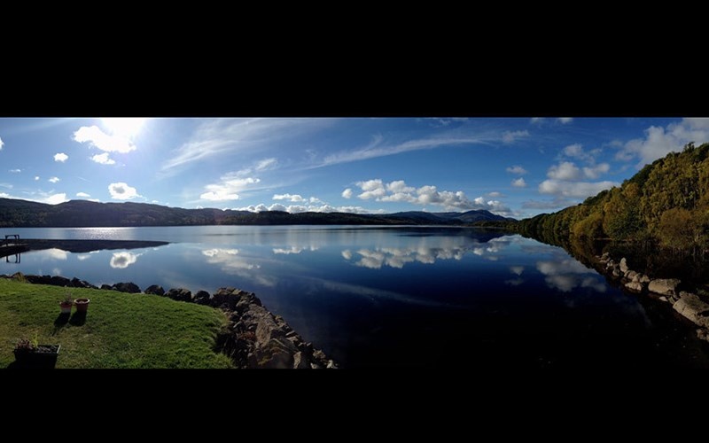 Quản Bạ: Mùa thu, Quản Bạ đẹp mơ màng bởi thời tiết trong lành của vùng cao, những cánh đồng lúa vào vụ, tiết trời Quản Bạ lại mát mẻ, không có sương mù như mùa xuân hay mùa đông, rất thích hợp để du khách có thể có những bộ ảnh đẹp nhất về thiên nhiên Quản Bạ, cũng như ngắm nhìn vẻ đẹp tuyệt trần của Núi đôi mà tạo hóa đã ban tặng cho Quản Bạ. Ảnh: Cao Anh Tuấn.