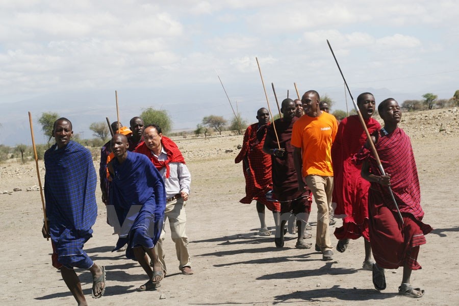 Kham pha ngoi lang doc dao cua nguoi Maasai o Tanzania hinh anh