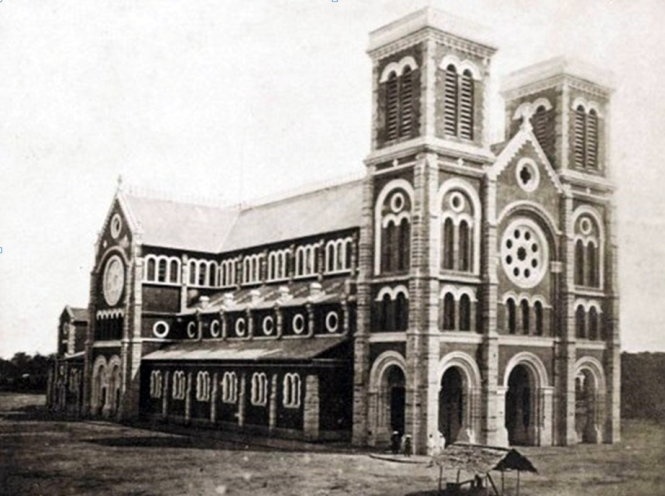 Nhà thờ Đức Bà năm 1880.