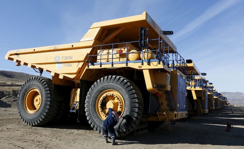 Xe tải chuyên làm nhiệm vụ hỗ trợ công nghiệp khai mỏ lộ thiên thuộc Tổng công ty công nghiệp năng lượng Tuva tại làng Ust-Elegest.