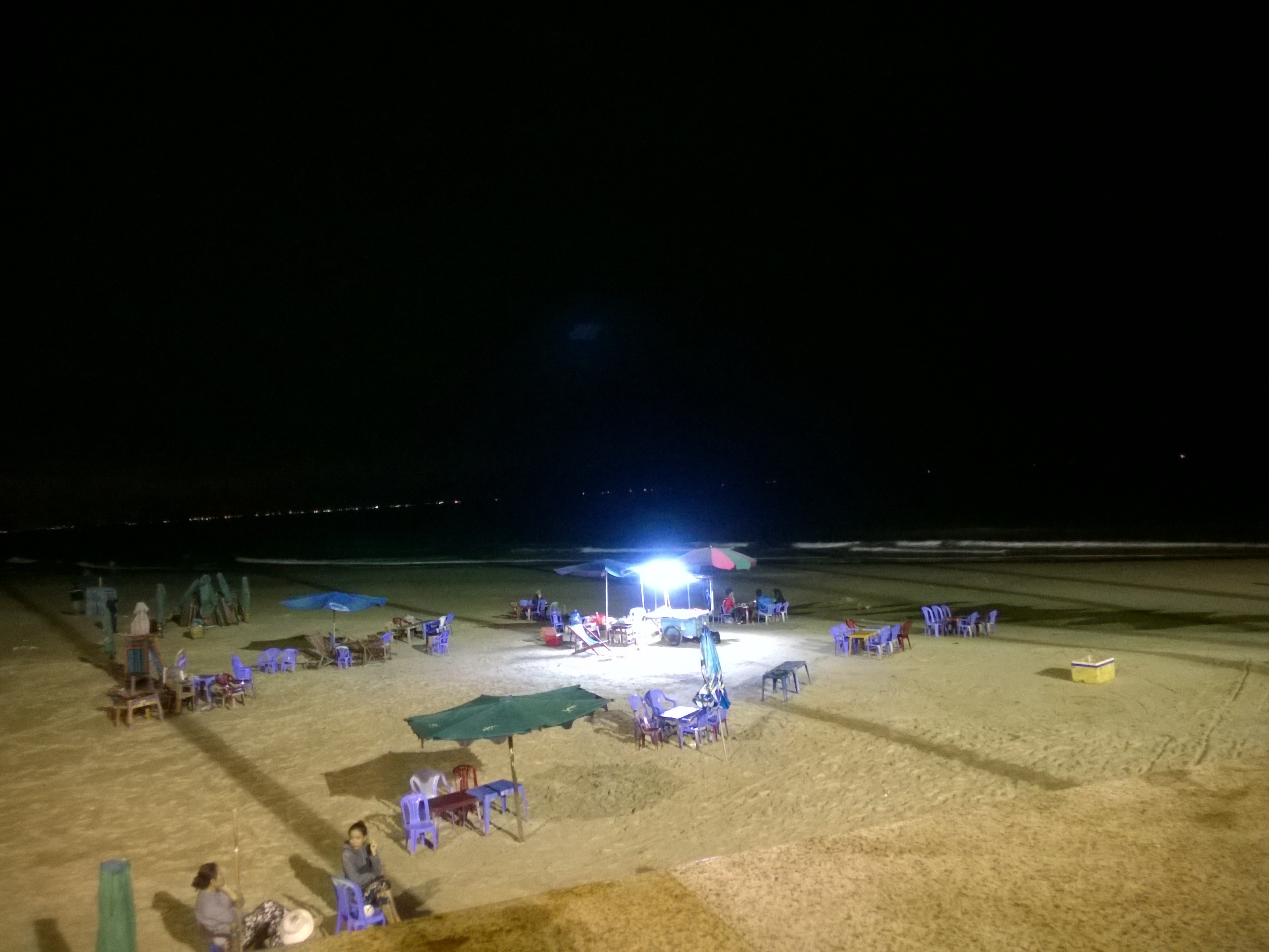 Biển rạng sáng ...