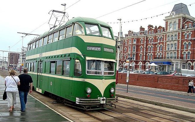 Mặc dù dân số ít (chỉ khoảng 142.000 người), nhưng hệ thống đường xe điện ở Blackpool của nước Anh dài tới 18 km với 37 điểm dừng.