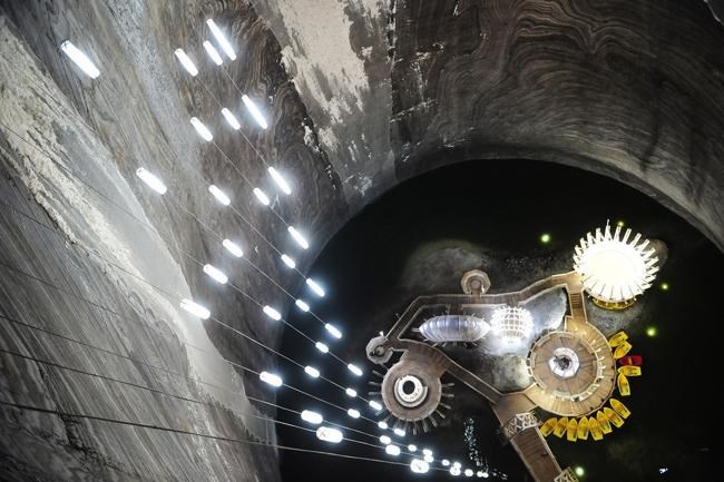 Mỏ muối Salina Turda, Transylvania, Romania: Salina Turda là một trong những mỏ muối quan trọng nhất ở Transylvania, Salina Turda đã được biết đến từ thời cổ đại và hoạt động trong suốt thời kỳ La Mã. 