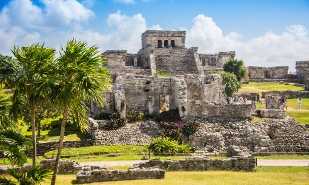 Tour ga xép ở Mexico, Belize và Guatemala: Từ đống đổ nát của người Maya đến thiên đường biển tuyệt đẹp khiến chuyến đi của bạn thú vị và đầy cảm xúc hơn, trải nghiệm lặn biển, tắm nắng và tham quan các di tích của người Maya dọc theo đường đi tới bờ biển Mexico. Cảnh quan ở Belize hoang sơ tuyệt đẹp với rừng rậm, động vật phong phú, thác nước, sông ngòi, hang động. 