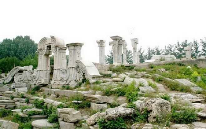 Vườn Viên Minh rộng 160 km2, tương đương với diện tích Cố Cung ở Bắc Kinh. Ảnh: Wordpress.