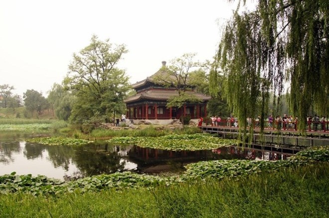 Khu vườn Viên Minh có tới 100 cảnh và mỗi cảnh đều có những nét độc đáo riêng. Ảnh: Visionsoftravel.