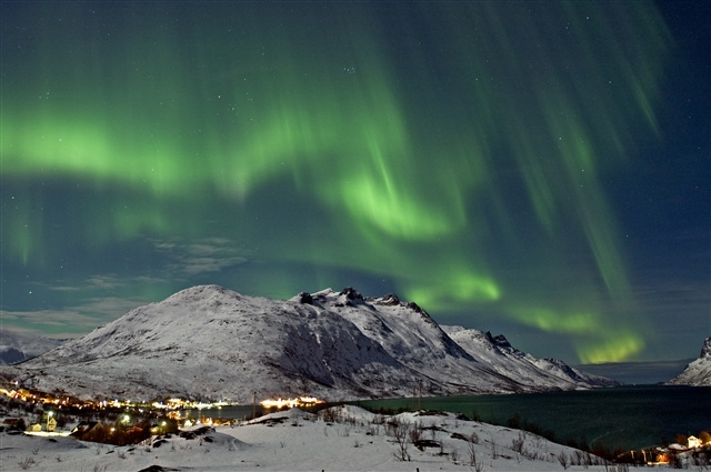 Ngắm cực quang tuyệt đẹp về đêm ở Nauy. Ảnh: Arcticjournal.com.
