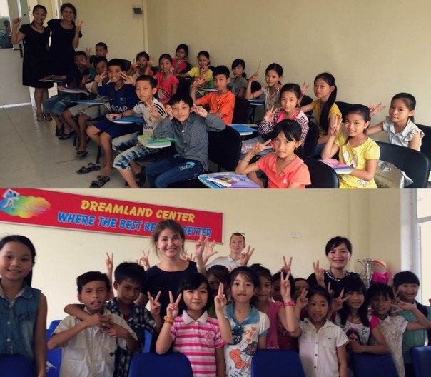 Và để trang trải chi phí ăn uống, visa, họ đã nhận dạy thêm tiếng Anh tại biển Cửa Lò (Vinh) và giúp đỡ các bạn luyện nói tại quán cà phê Tipi Đà Nẵng để có chỗ ăn ở. Đây là thành phố yêu thích nhất của họ tại Việt Nam. 