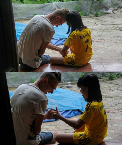 “Có thể bạn không tin nhưng tôi chưa gặp bất cứ một khó khăn nào trong suốt 6 tháng đi nhờ xe tại Việt Nam. Các tài xế Việt Nam tốt bụng vô cùng, không những cho đi nhờ xe, đến giờ ăn họ còn mua cơm cho chúng tôi nữa. Chúng tôi thật sự rất xúc động” – Ievgenii chia sẻ. 