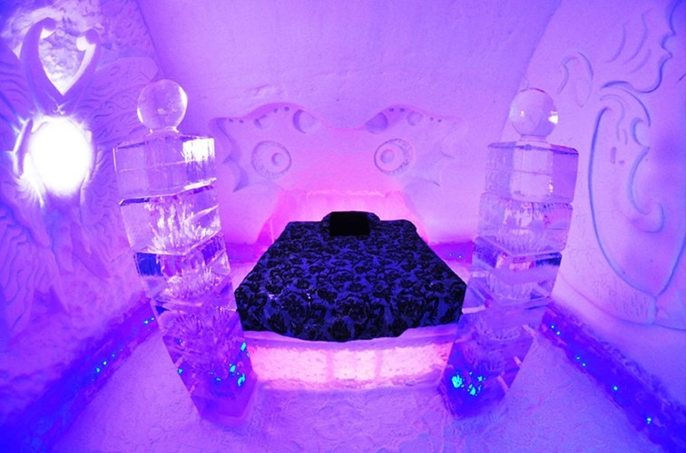 Cung điện băng của nữ hoàng Elsa trong 