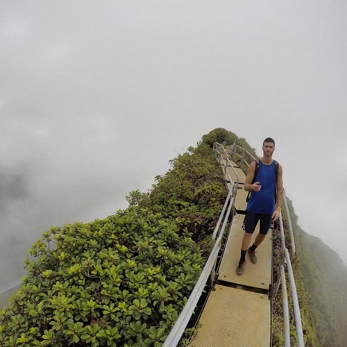 Đó chính là lí do vì sao dù con đường này đã bị đóng cửa nhưng vẫn được nhiều tay leo núi liệt vào danh sách địa điểm phải đến khi đặt chân tới Hawaii. Ảnh: Oscarpedroso.