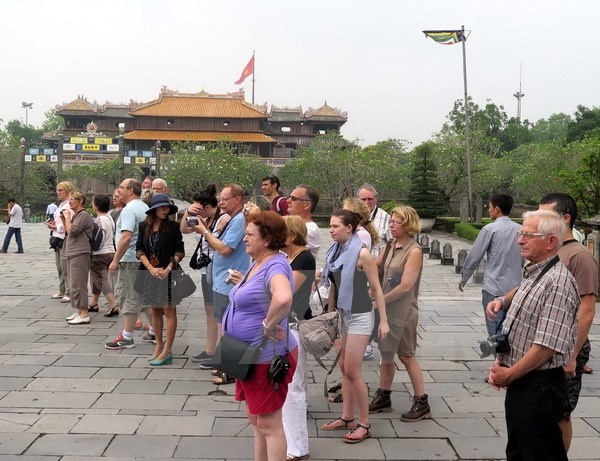 Luong khach du lich Nga toi Viet Nam tang vot trong thang 10 hinh anh