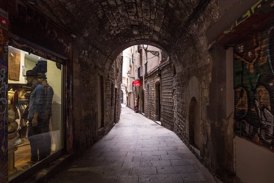 Trong một con ngõ nhỏ tại Barcelona.