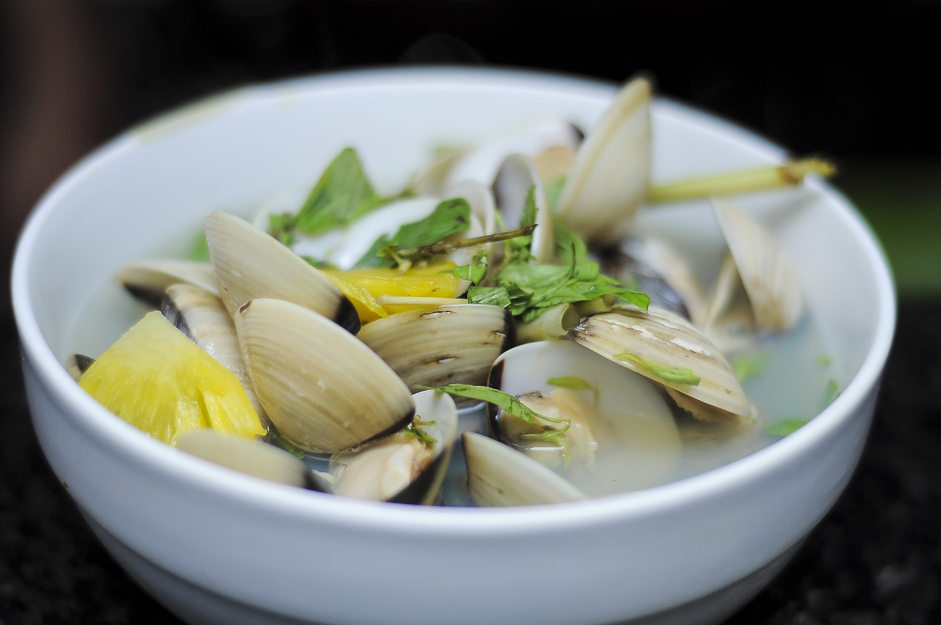 Giờ đây, những người con quê hương Quảng Bình đang học tập, làm việc  và cả thực khách tại Hà Nội có thể dễ dàng tìm kiếm một bát bánh canh đúng hương, chuẩn vị và các món ngon khác ở quán Góc Quảng Bình.