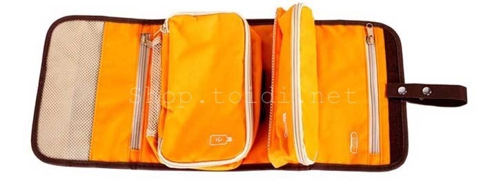 17. Túi đựng đồ cá nhân: Kem đánh răng, bàn chải, sữa tắm, dầu gội, mỹ phẩm…. hầm bà lằng cho hết vào cái túi này, gấp lại cho gọn.