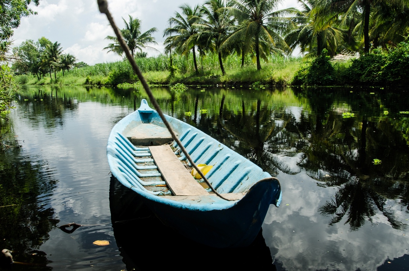 Cheo thuyen, di cau khi o U Minh Thuong hinh anh