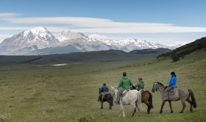 6. Chile: Là một trong những quốc gia ổn định và trù phú nhất Nam Mỹ, Chile được đánh giá là quốc gia có chỉ số phát triển về con người cao nhất tại đây.  Đất nước này cũng đồng thời được tự nhiên che chở nhờ có dãy núi Andes chạy dọc theo đường biên giới, do đó khó bị các nước khác lăm le hoặc xảy ra bất kỳ chiến sự nào.