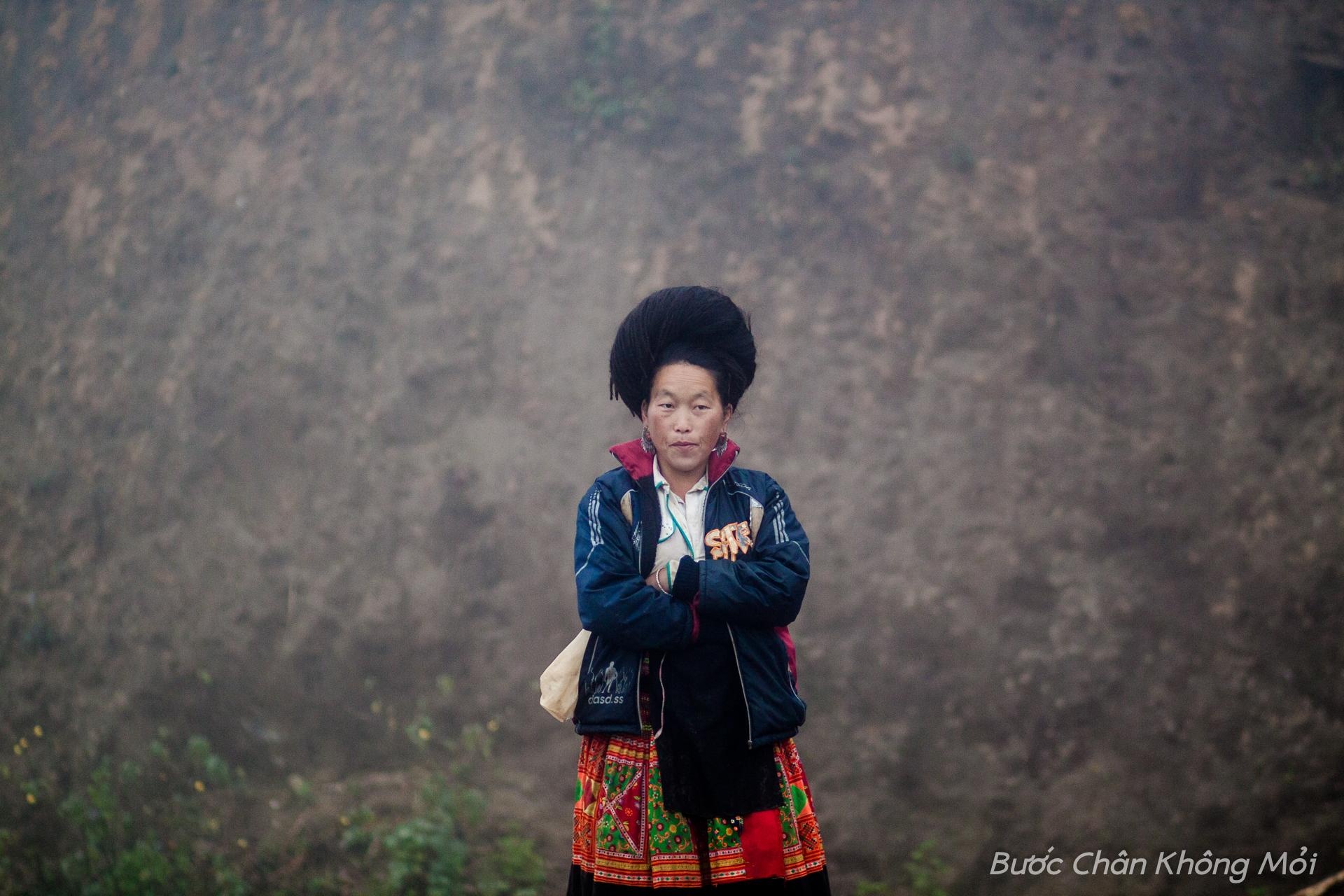 Những người dân nơi đây rất mến khách, vui vẻ và rất chịu khó để thích nghi với cuộc sống khó khăn ở chốn vùng cao suốt năm mây mù này.