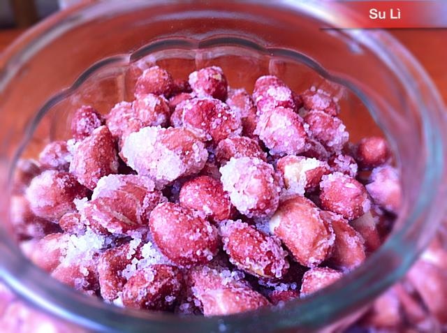 Nhiên liệu: 250gr đậu phộng (lạc), 100gr đường, Vani.