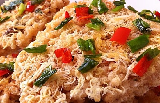 Tu lam com chay cha bong mo hanh hinh anh