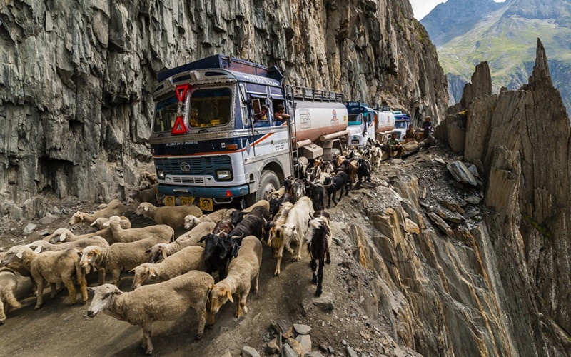 15 cung duong gay thot tim nhat the gioi hinh anh