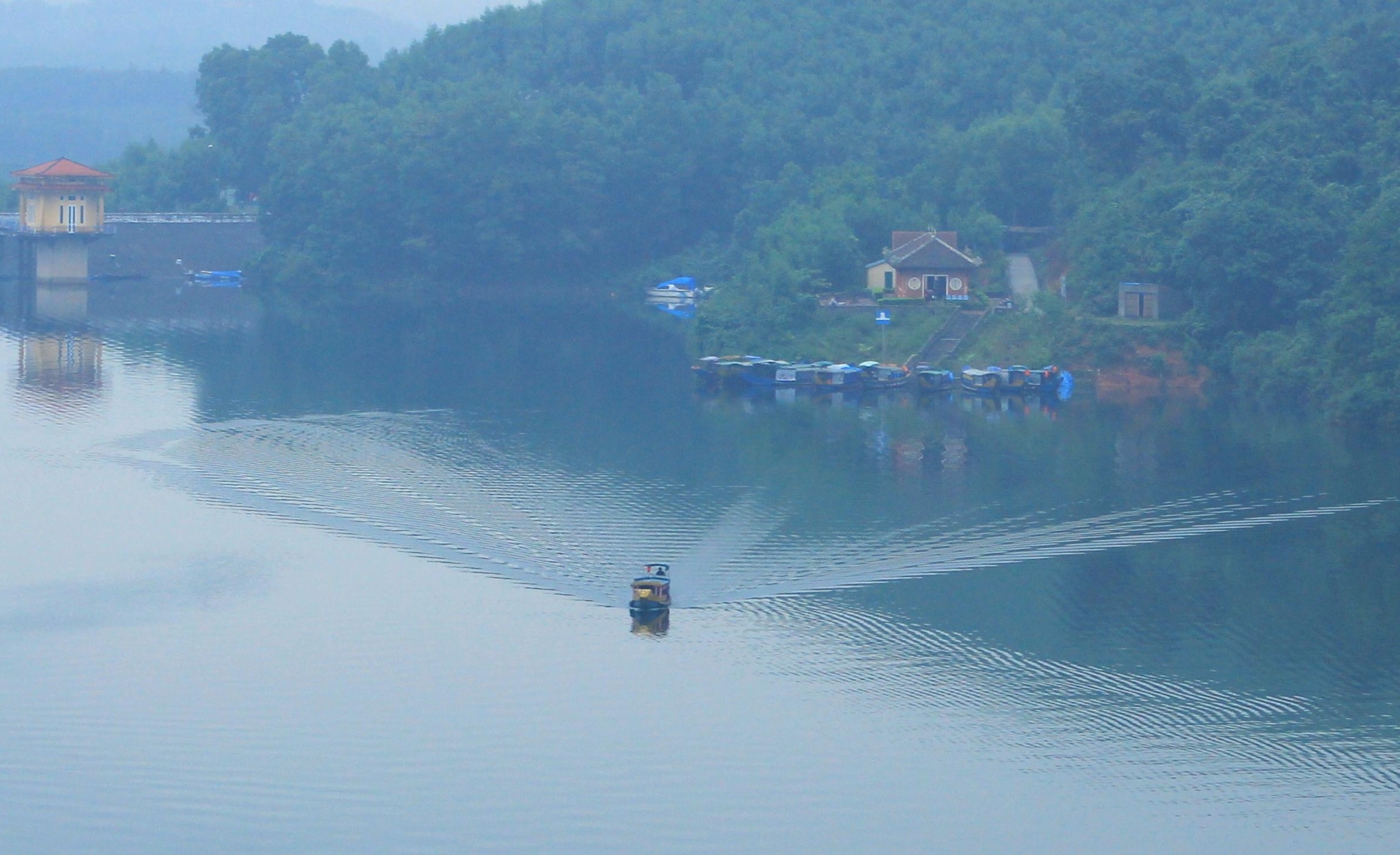 Ve xu Hue tham ho Truoi, thien vien Truc Lam Bach Ma hinh anh