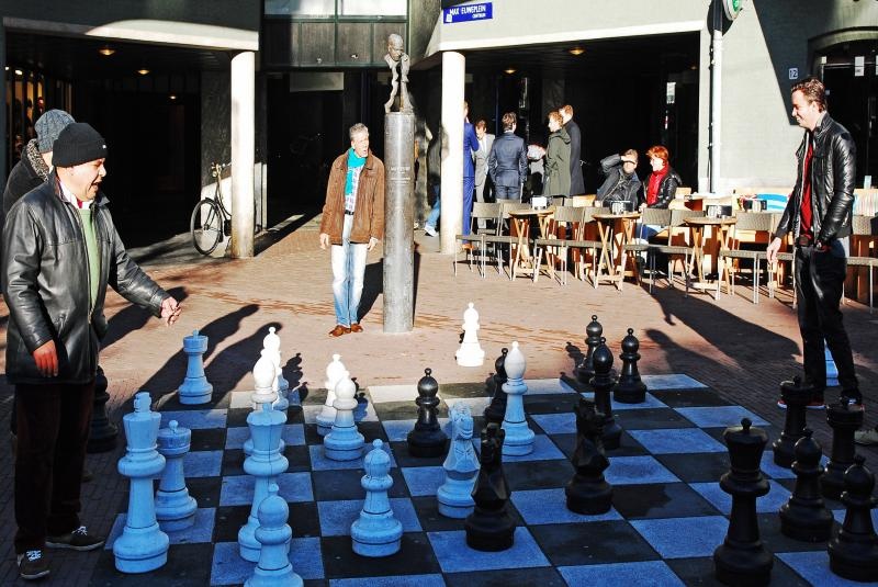 Bàn cờ vua khổng lồ ảnh 2 Ban co vua khong lo anh 2