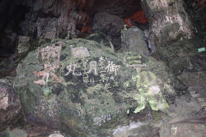 Hang Dau Go vinh Ha Long anh 1