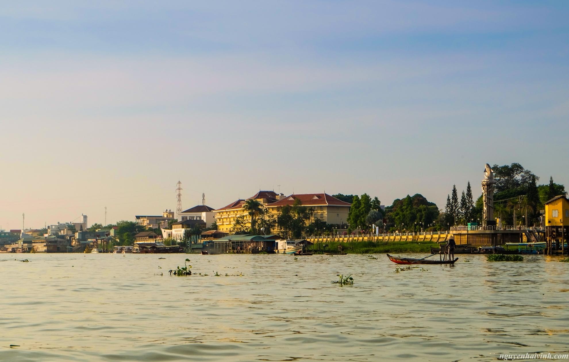 Lang ca be Chau Doc anh 3