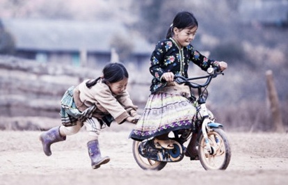 Khoanh khac vo tu cua tre em tren khap hanh tinh hinh anh
