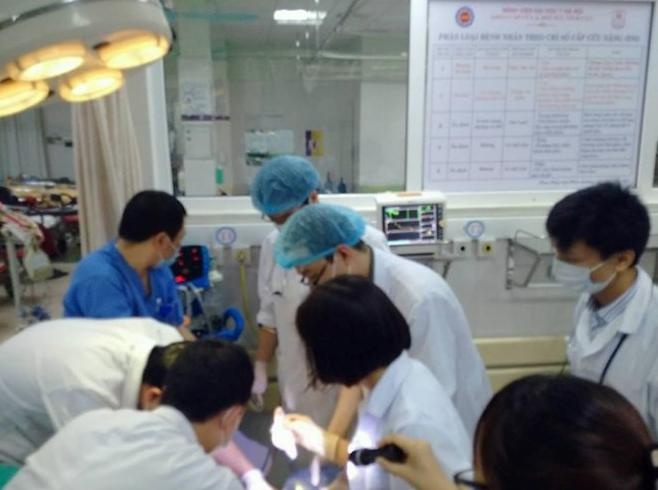 Cap cuu ca benh hiem gap, mat bien dang vi nhiem khuan hinh anh