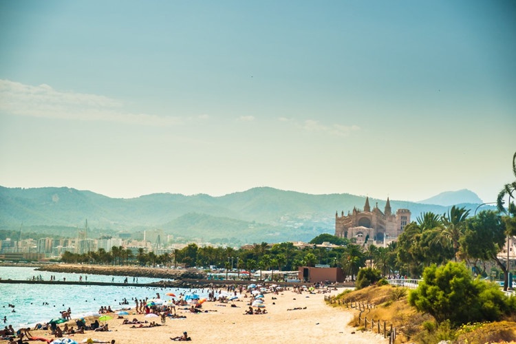 Những bãi biển đẹp nhất Châu Âu ảnh 3 Nhung bai bien dep nhat Chau Au anh 3