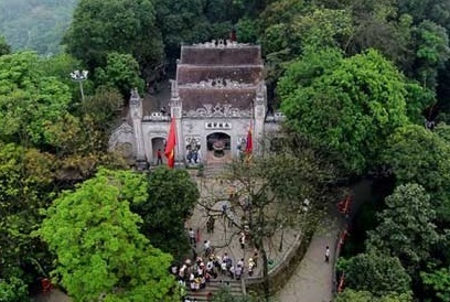 Nhung ngoi den hang tram nam trong quan the di tich Den Hung hinh anh